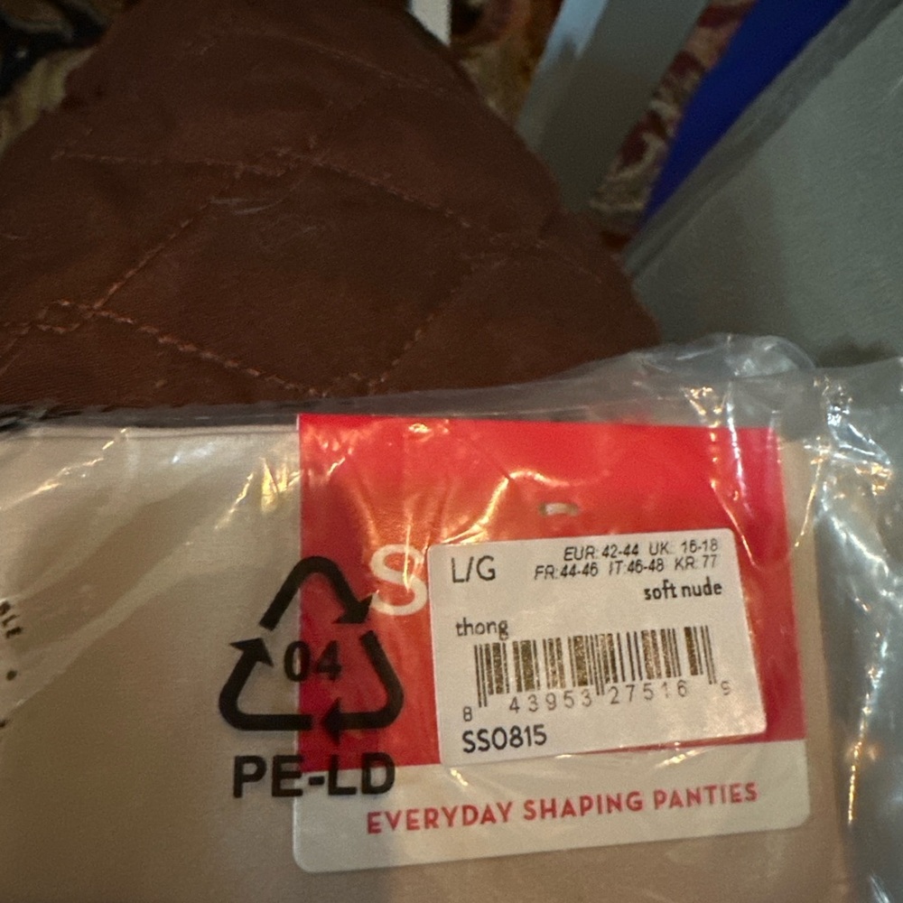 SPANX Supersmooth™ Undie-tectable® Thong Soft Nude | Size L - Picture 5 of 6